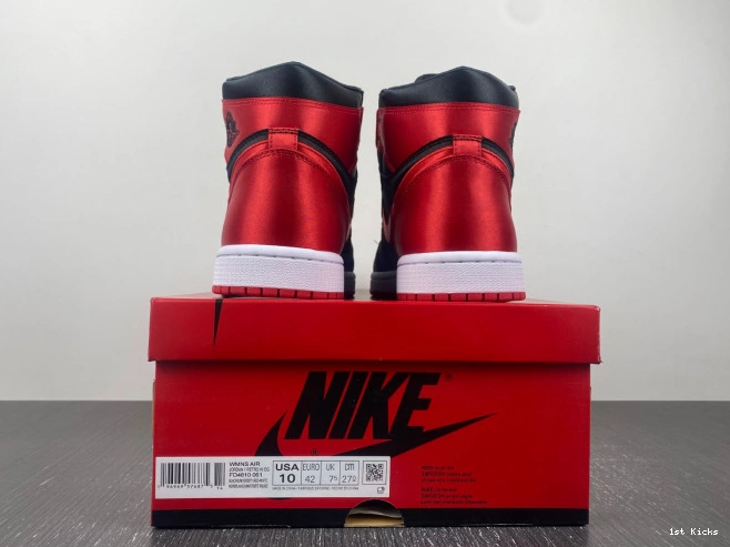 1 Air OG FD4810-061 Satin High WMNS Bred Jordan 0530
